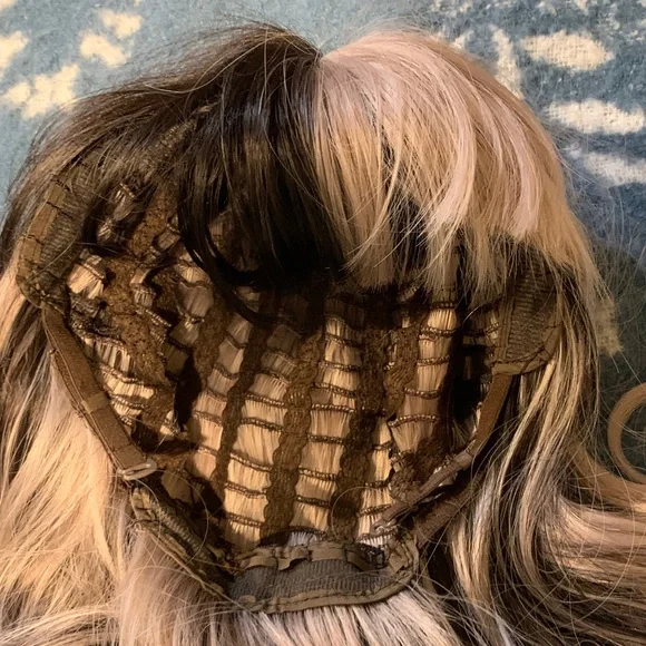 #102 Wig NWT - Picture 9 of 10